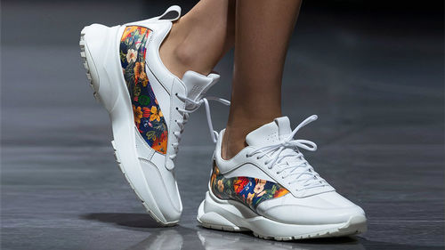 Soluzione di stampa digitale per calzature di moda
